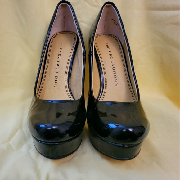 WOW Platform Pumps - Picture 1 of 5